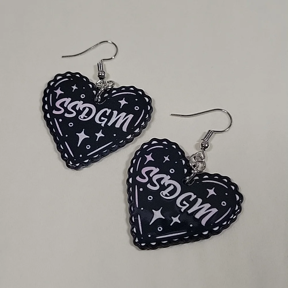 My Favorite Murder Earrings, Stay Sexy and Don't Get Murdered, drop earrings - Picture 6 of 7